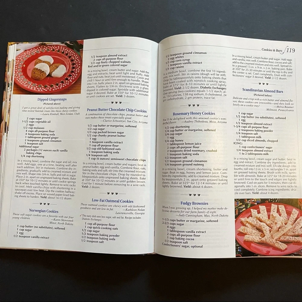 VTG 1998 Taste Of Home Annual Recipes, Hardcover Cookbook